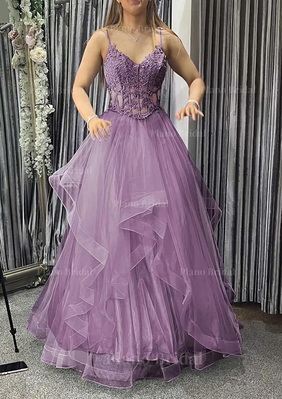 A-line V Neck Sleeveless Long/Floor-Length Tulle Charmeuse Prom Dress With Appliqued Lace