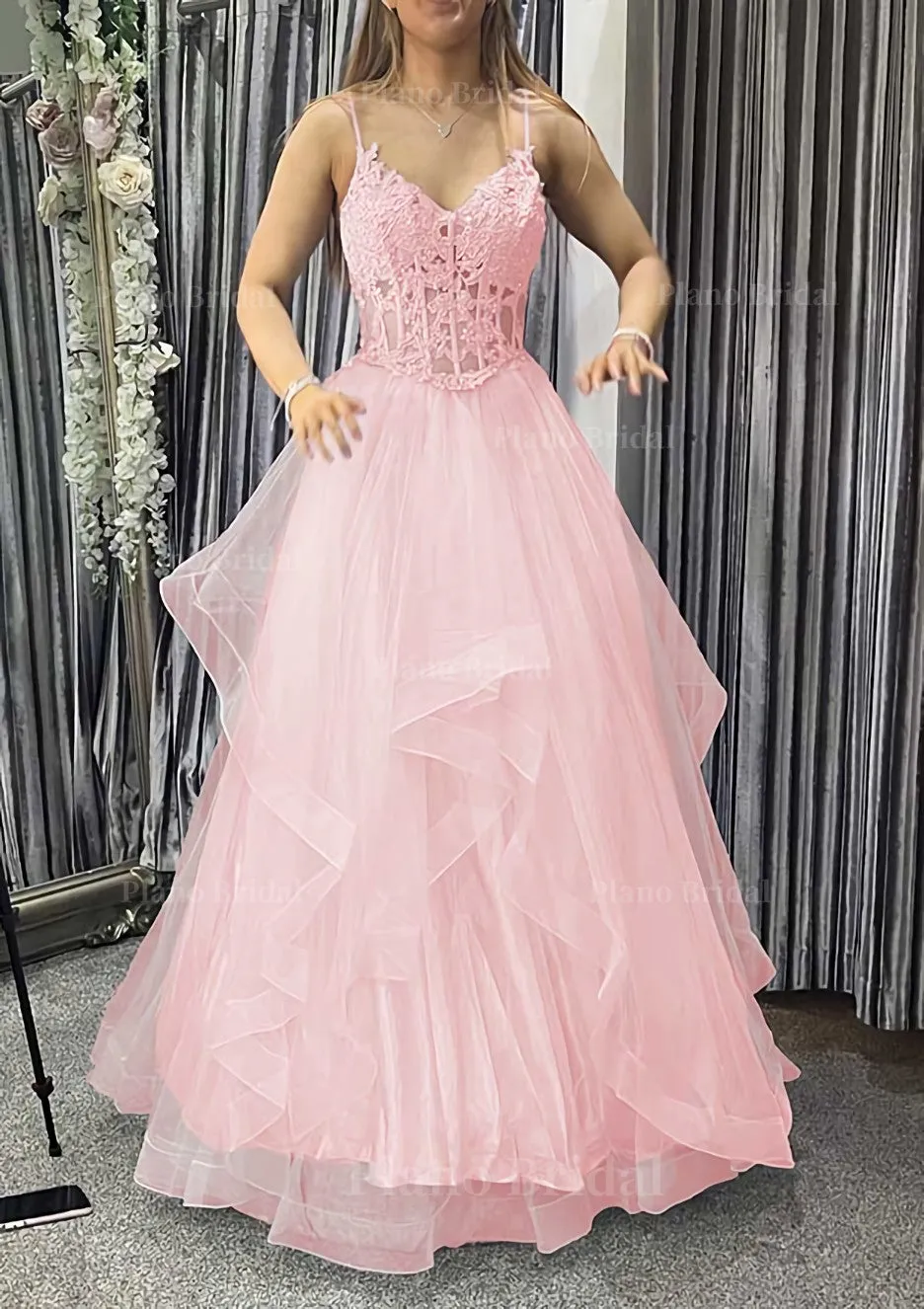 A-line V Neck Sleeveless Long/Floor-Length Tulle Charmeuse Prom Dress With Appliqued Lace