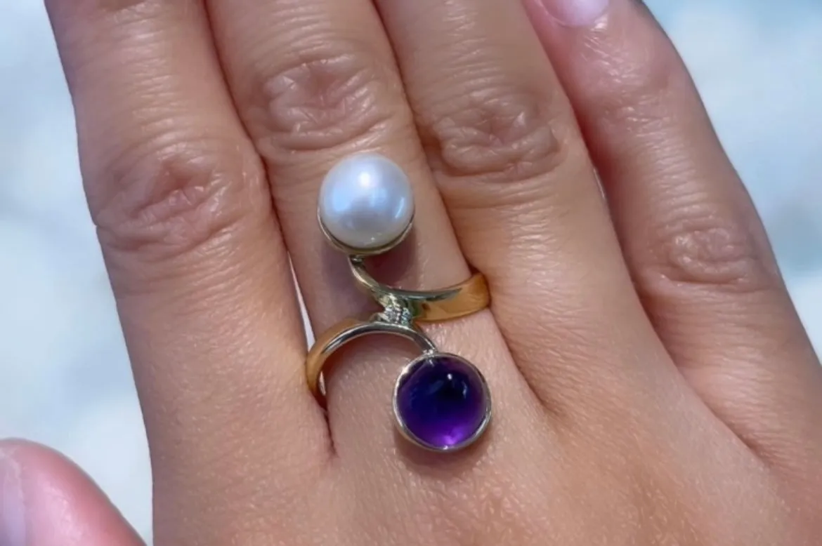 Amethyst and pearl Toi et Moi ring