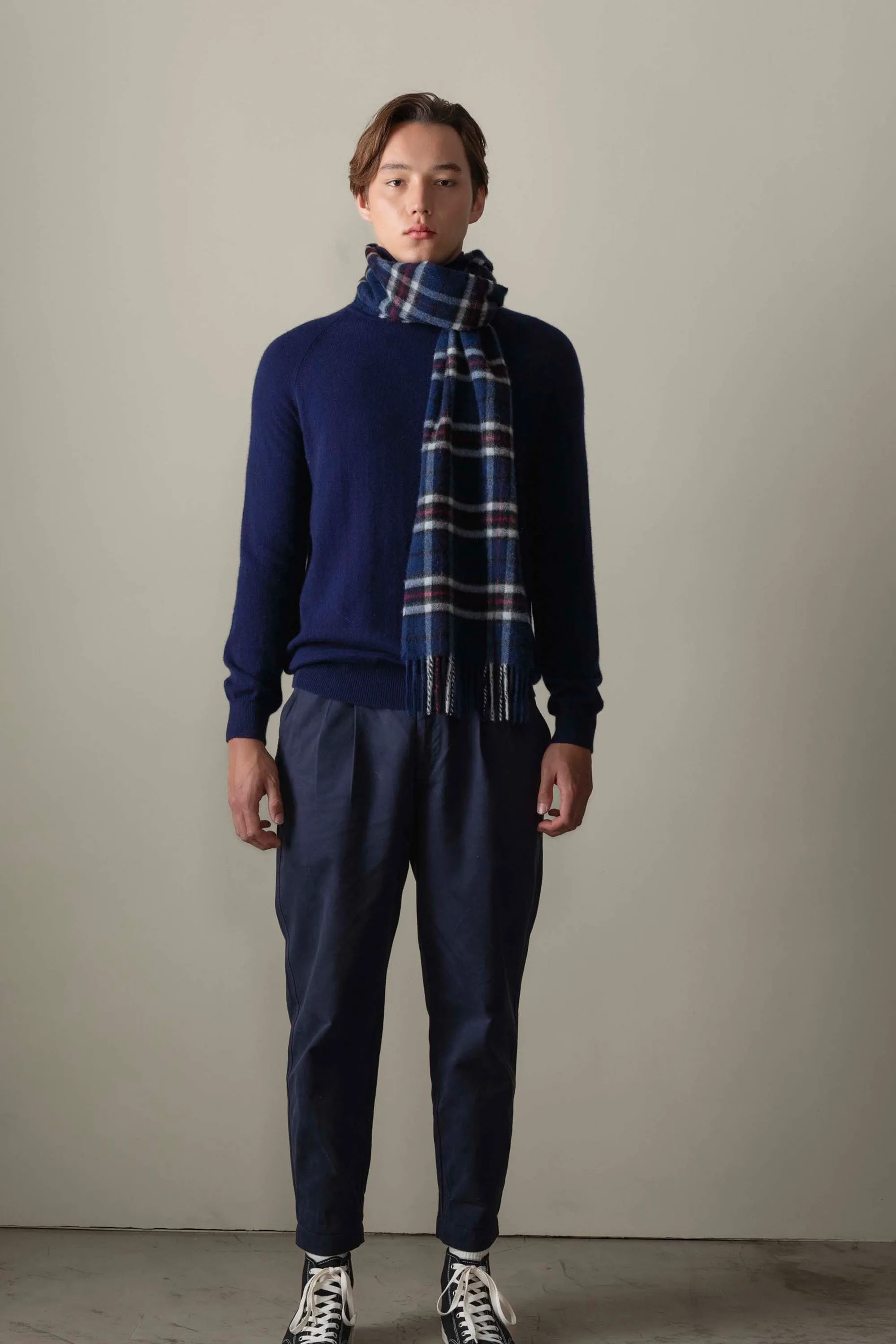 Made In Scotland Scotty Thompson Cashmere Scarf - Navy