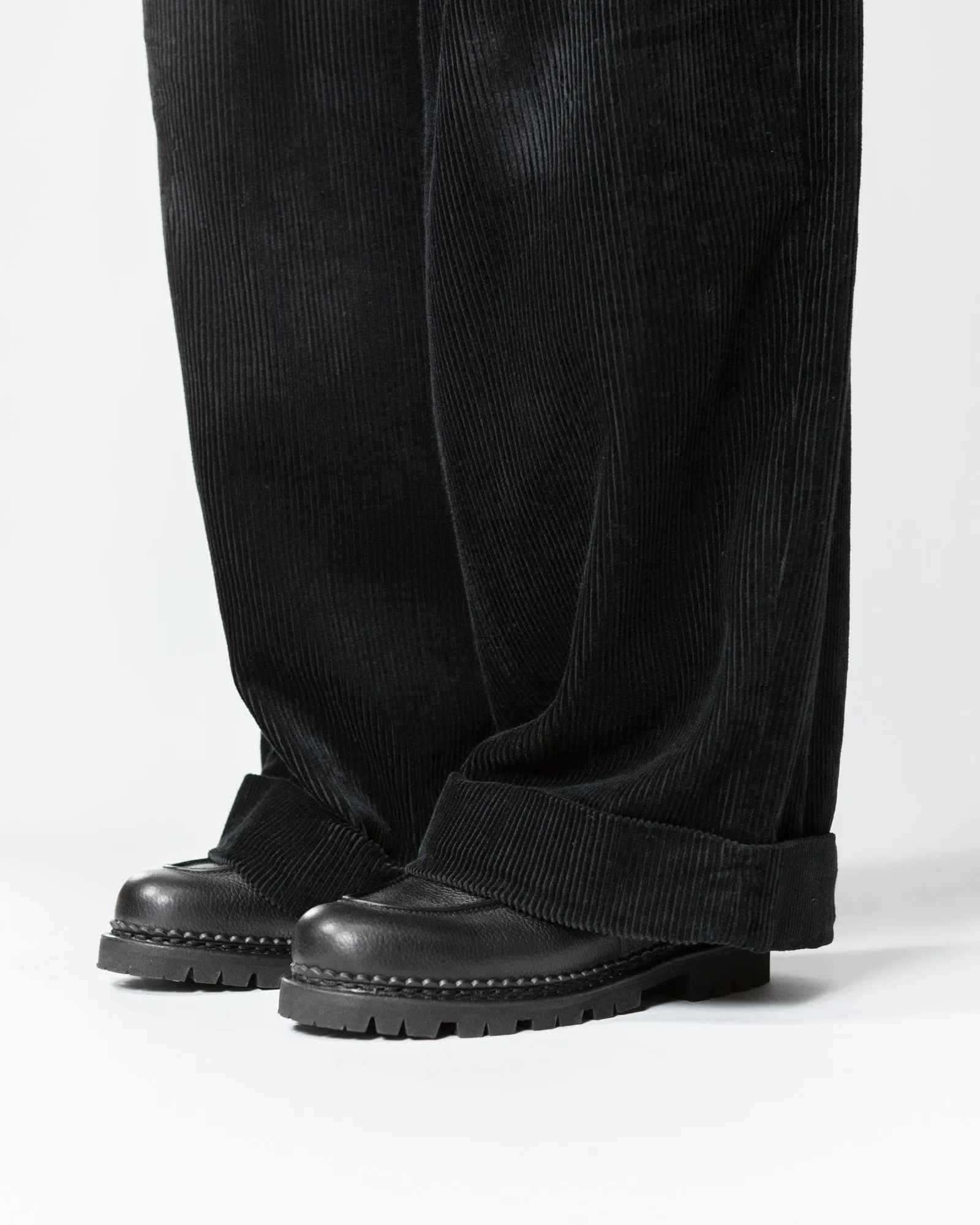 Oxford Pant – Black 8W Corduroy